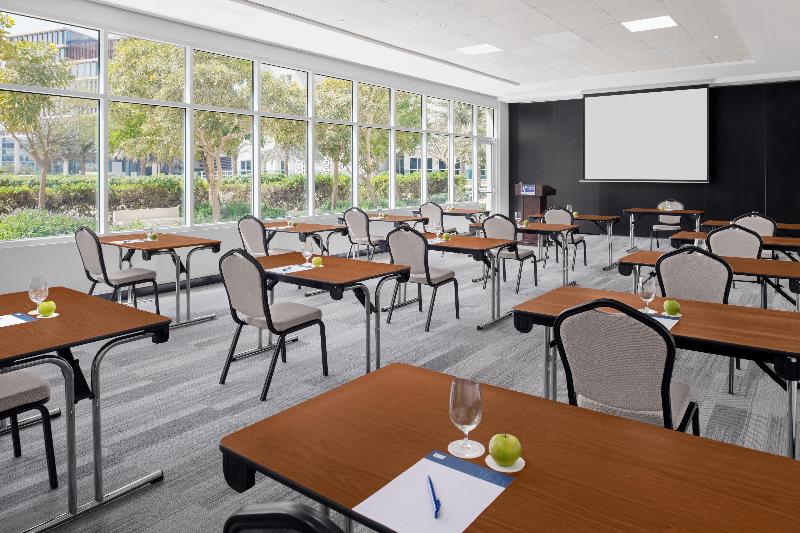 Holiday Inn Express Dubai, Internet City - Toplantı