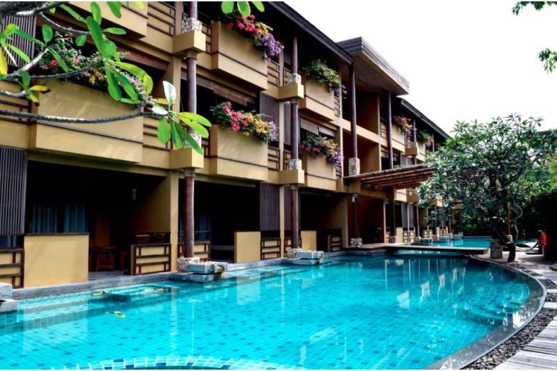 Deva Beach Resort Samui - Havuz