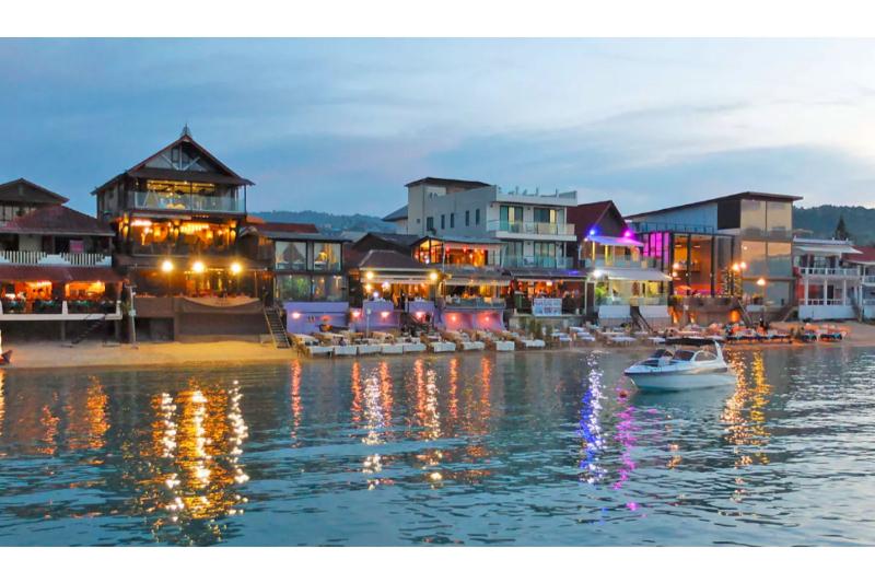 Deva Beach Resort Samui - Plaj