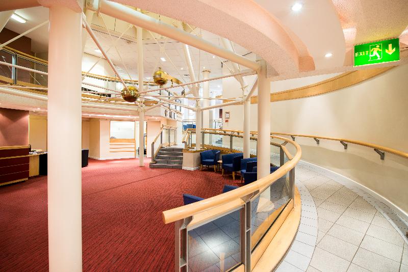 Pendulum Hotel - Lobi