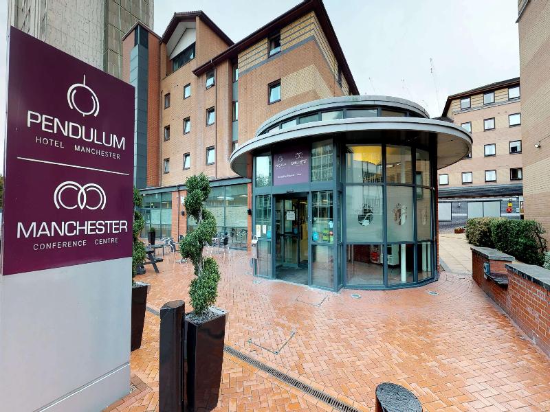 Pendulum Hotel - Genel