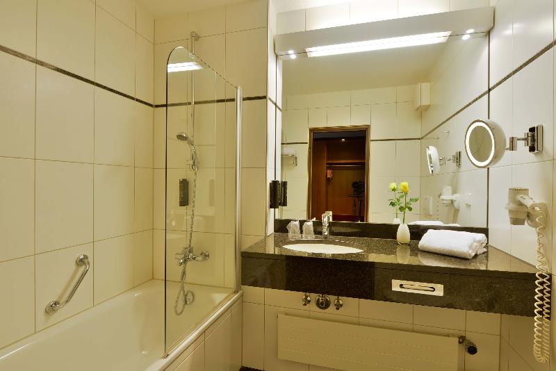 Carathotel Basel - Oda