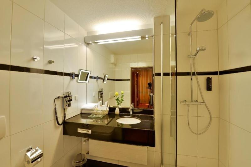 Carathotel Basel - Oda