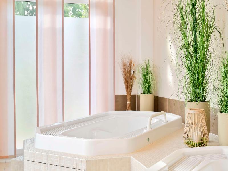 Best Western Plus Hotel Papenburg - Havuz