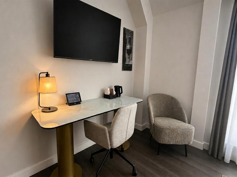 Leonardo Hotel Berlin - Oda
