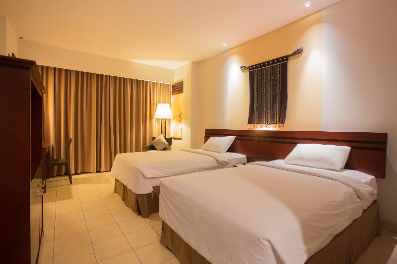 Bintang Flores Hotel - Oda