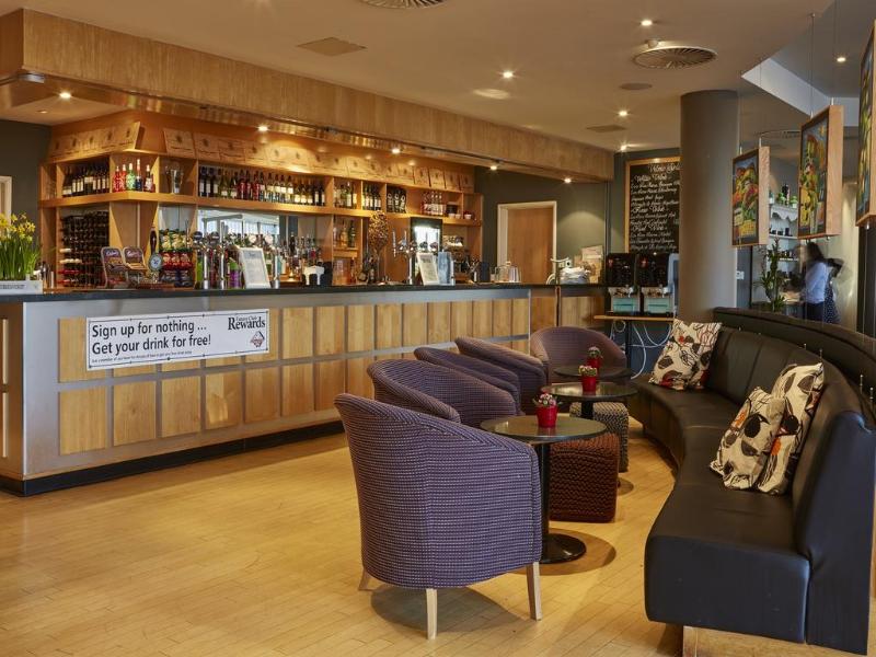 Future Inn Cardiff - Bar
