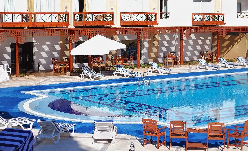 Falcon Naama Star Hotel - Havuz