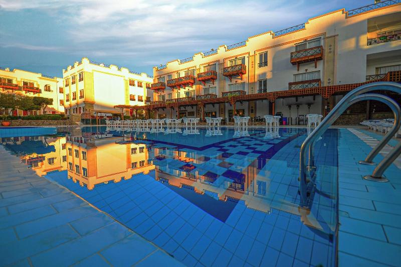 Falcon Naama Star Hotel - Havuz