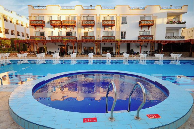 Falcon Naama Star Hotel - Havuz