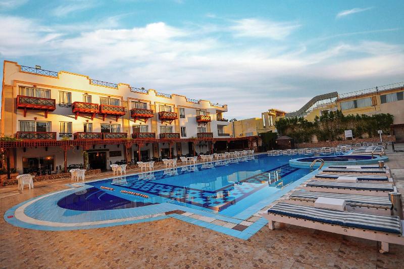 Falcon Naama Star Hotel - Havuz