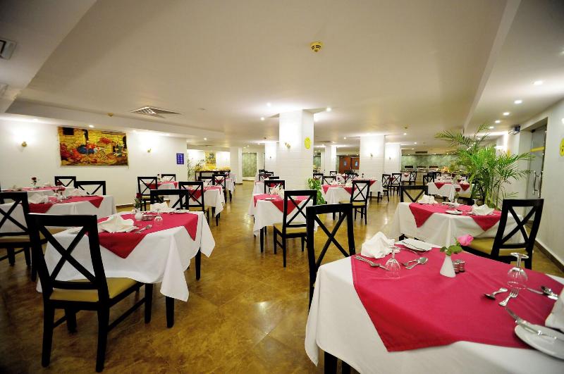 Falcon Naama Star Hotel - Restoran