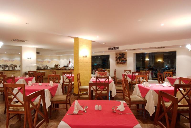 Falcon Naama Star Hotel - Restoran