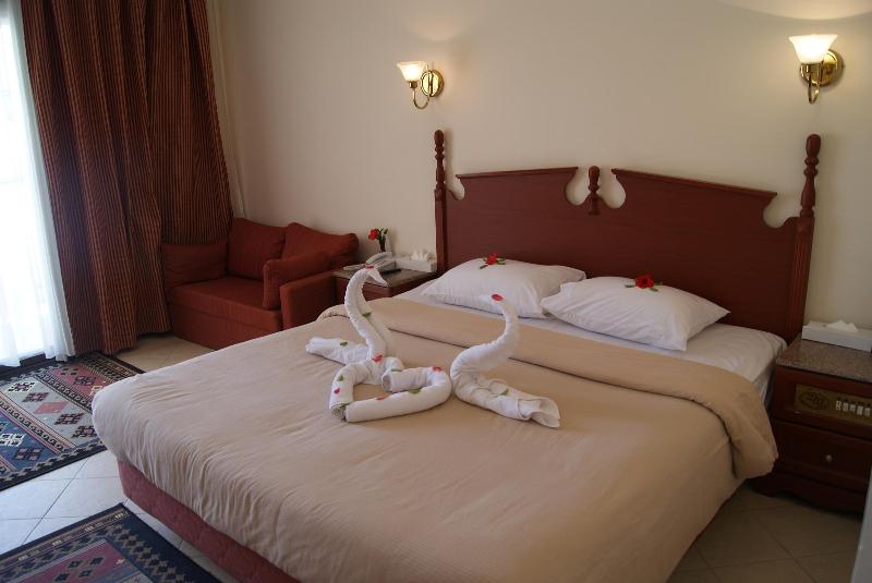 Aladdin Beach Resort - Genel