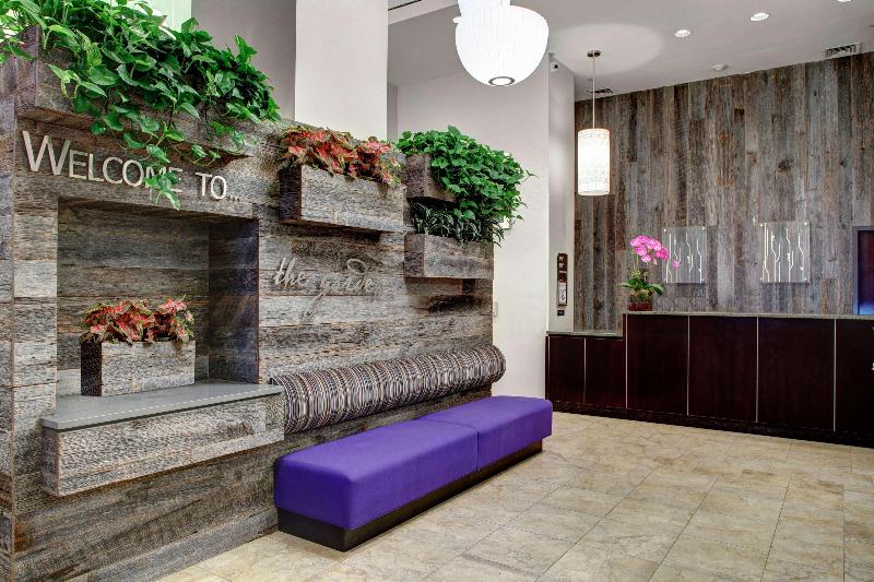 Hilton Garden Inn Chelsea - Lobi
