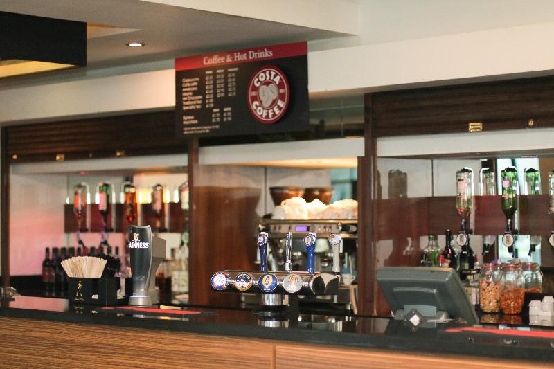 Holiday Inn Express London Heathrow T5 - Bar