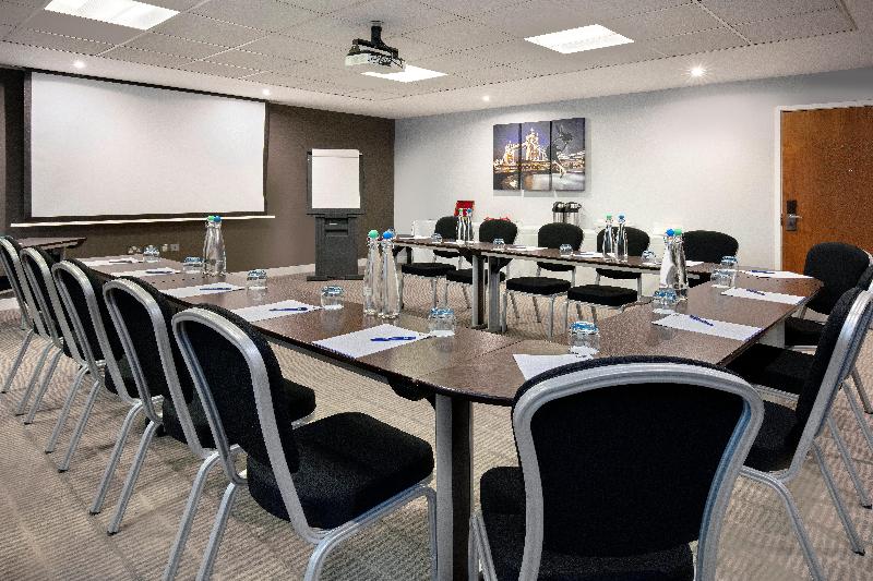 Holiday Inn Express London Heathrow T5 - Toplantı