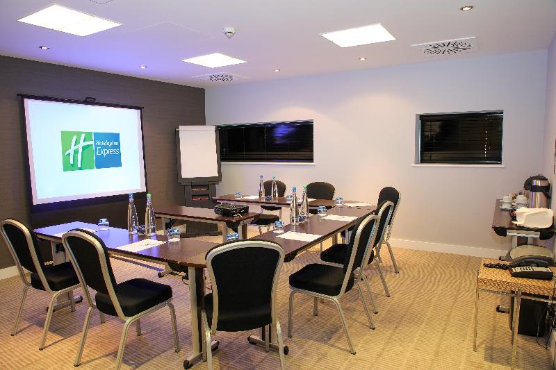 Holiday Inn Express London Heathrow T5 - Toplantı