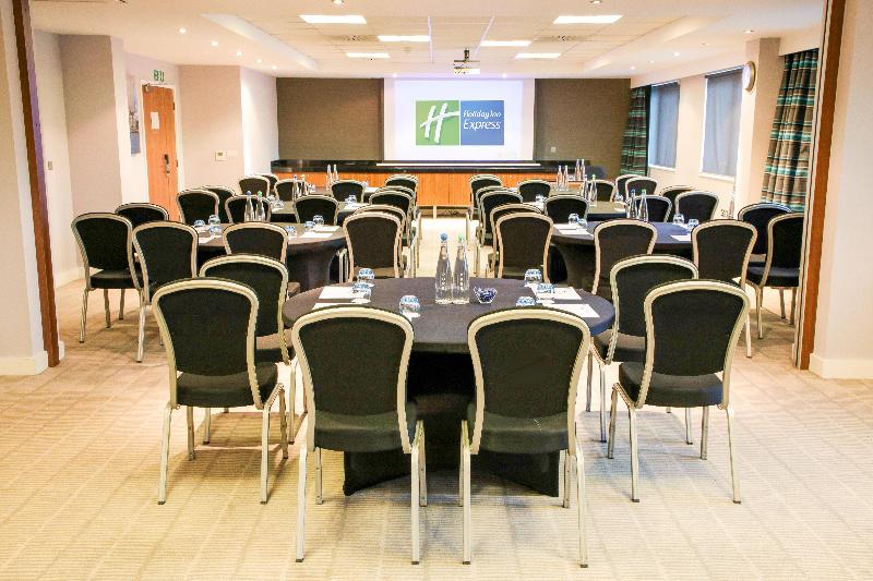 Holiday Inn Express London Heathrow T5 - Toplantı