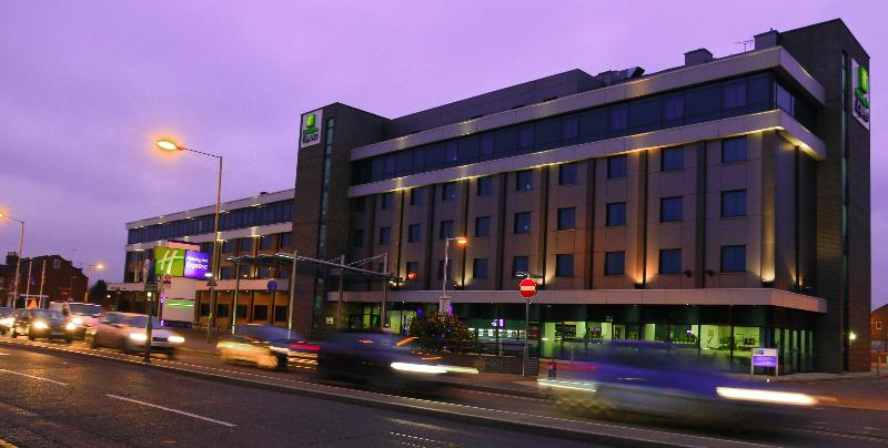 Holiday Inn Express London Heathrow T5 - Genel