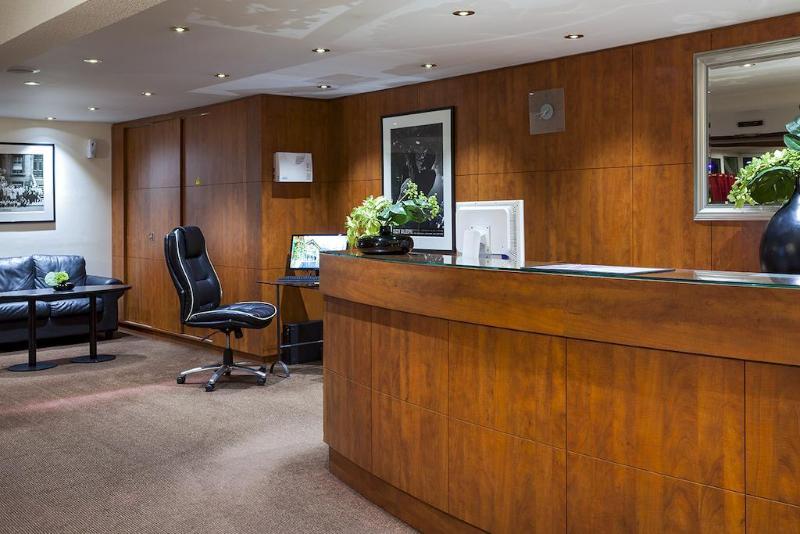 Sky Hotel Goussainville Charles de Gaulle - Genel