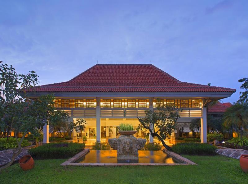 Sheraton Jakarta Soekarno Hatta Airport - Lobi