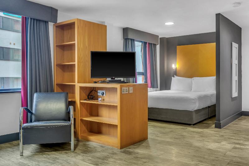 Roomzzz Leeds City West - Oda