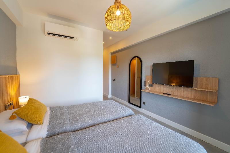 Hotel Club-E - Oda
