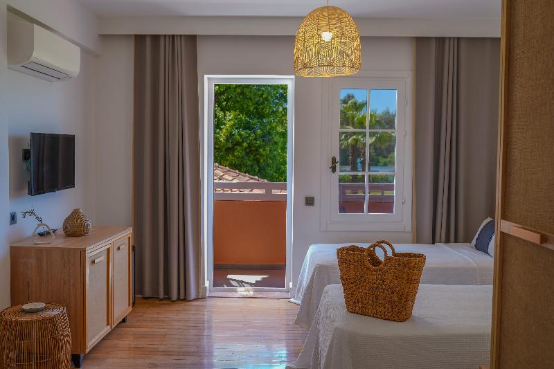 Hotel Club-E - Oda