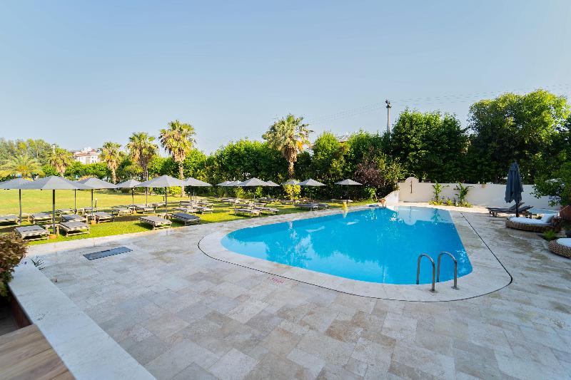 Hotel Club-E - Havuz