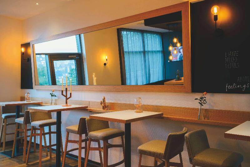 Vienna House Easy by Wyndham Wuppertal - Bar