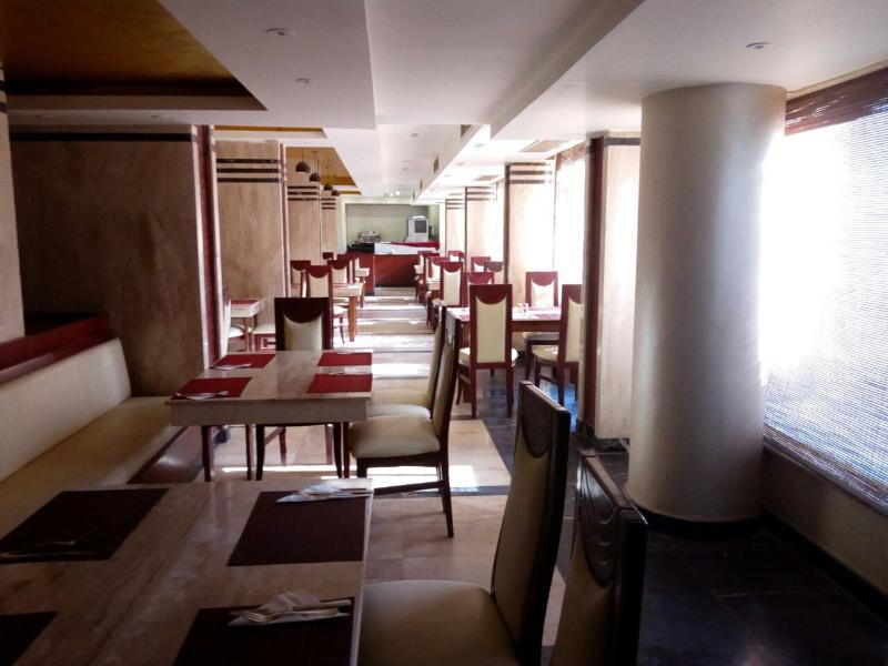 Tiba Pyramids Resort - Restoran