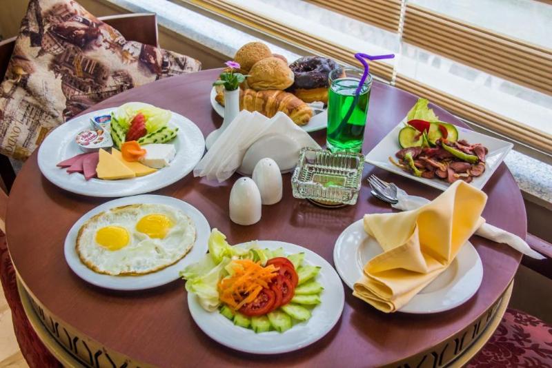 Tiba Pyramids Resort - Restoran