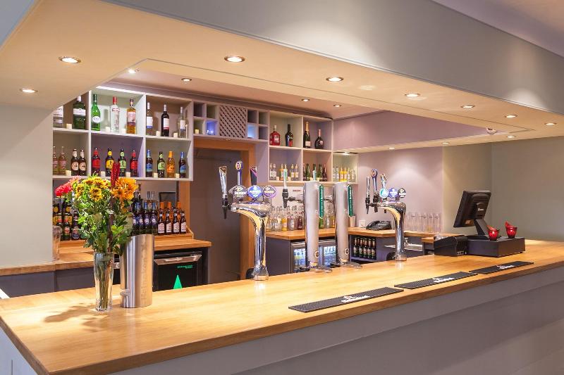 Celtic International Hotel Cardiff Airport - Bar