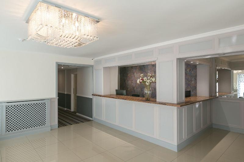 Celtic International Hotel Cardiff Airport - Lobi