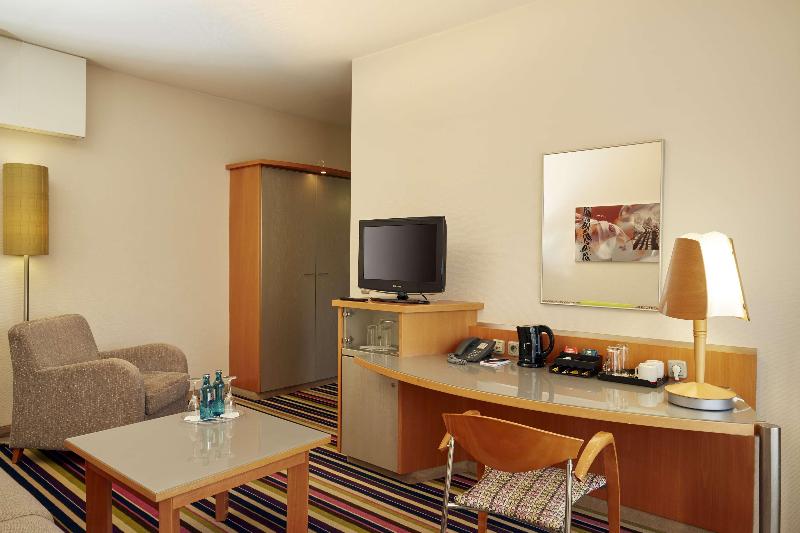 H+ Hotel Koeln Huerth - Oda