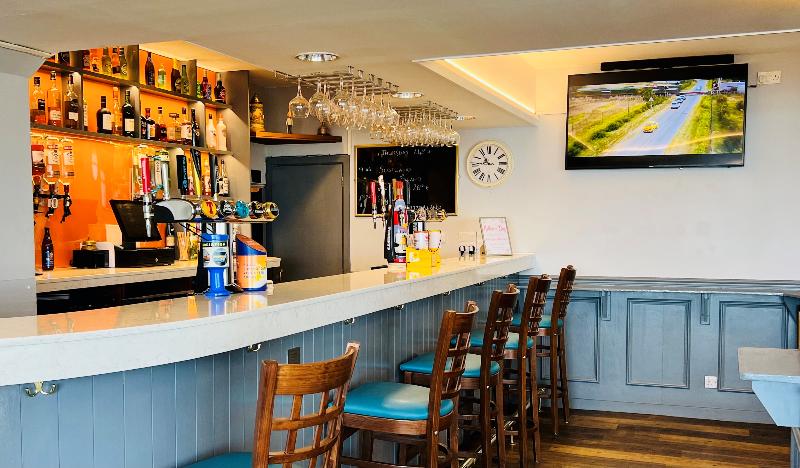 Cove Bay Hotel - Bar