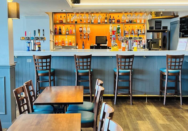 Cove Bay Hotel - Bar