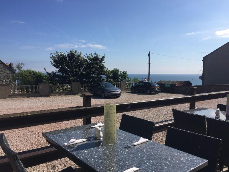 Cove Bay Hotel - Teras