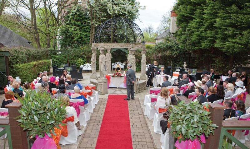 Liverpool Aigburth Hotel - Teras