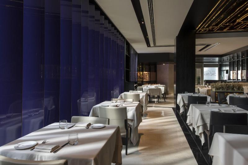 W Doha Hotel & Residences - Restoran