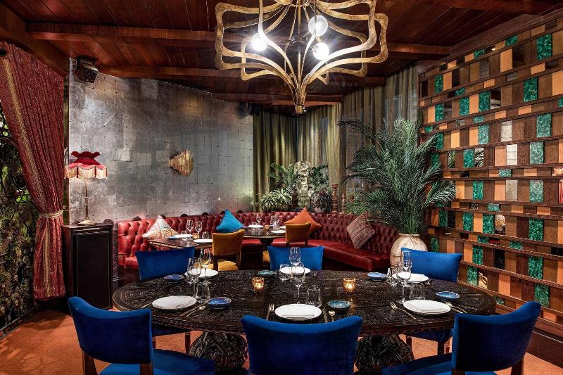 W Doha Hotel & Residences - Restoran