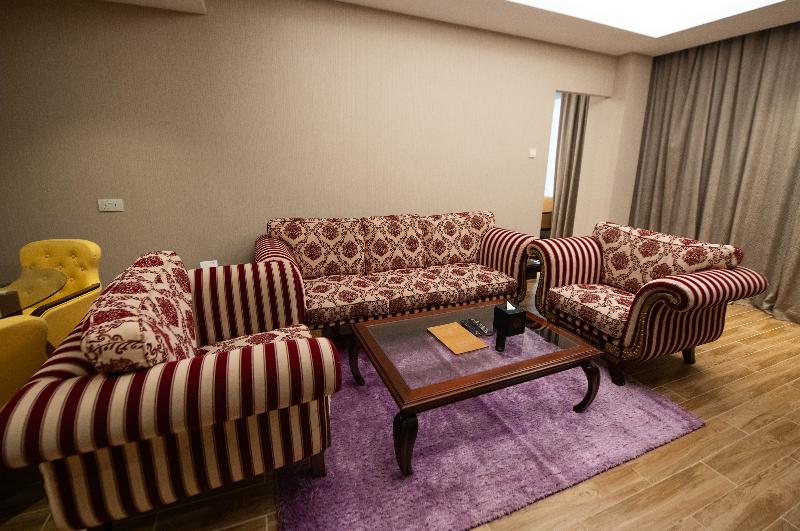 Ramee Guestline Hotel - Oda