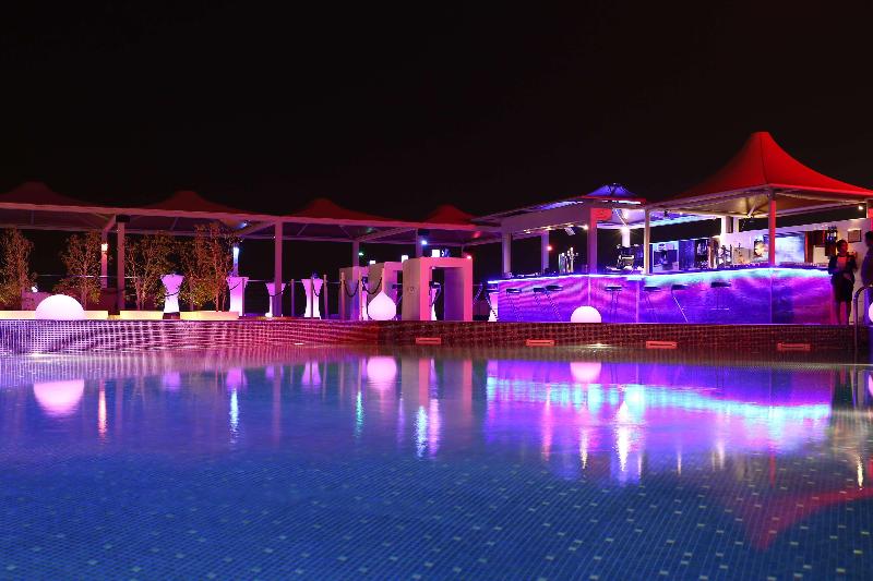 Park Inn by Radisson Muscat - Havuz