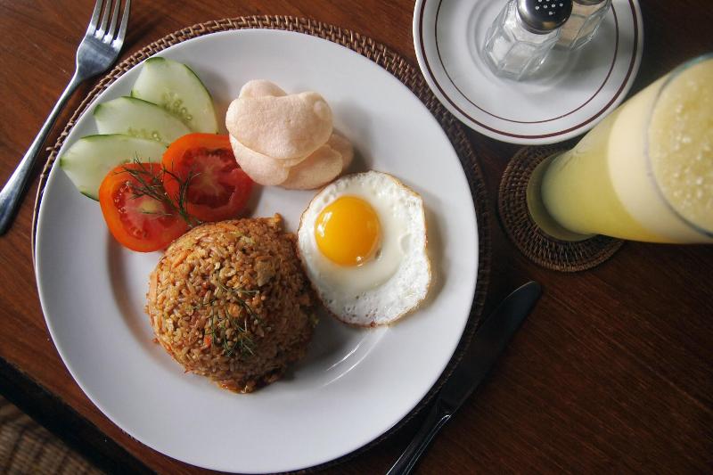 Yulia Village Inn - Restoran
