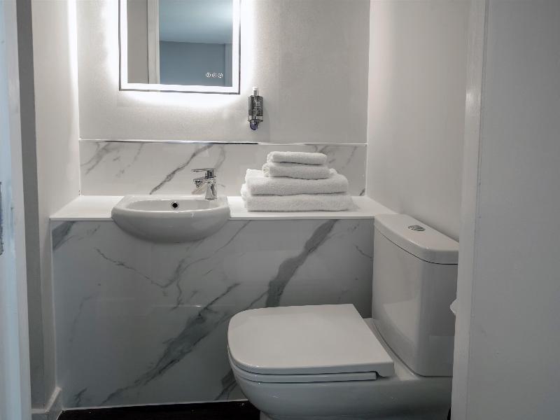 Best Western Premier Suites Hotel Spa Liverpool-Kn - Oda