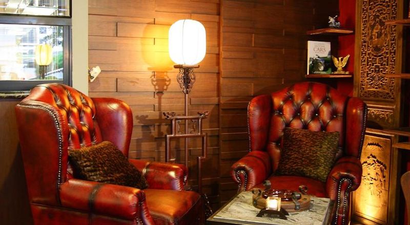 The Fusion Suites - Lobi