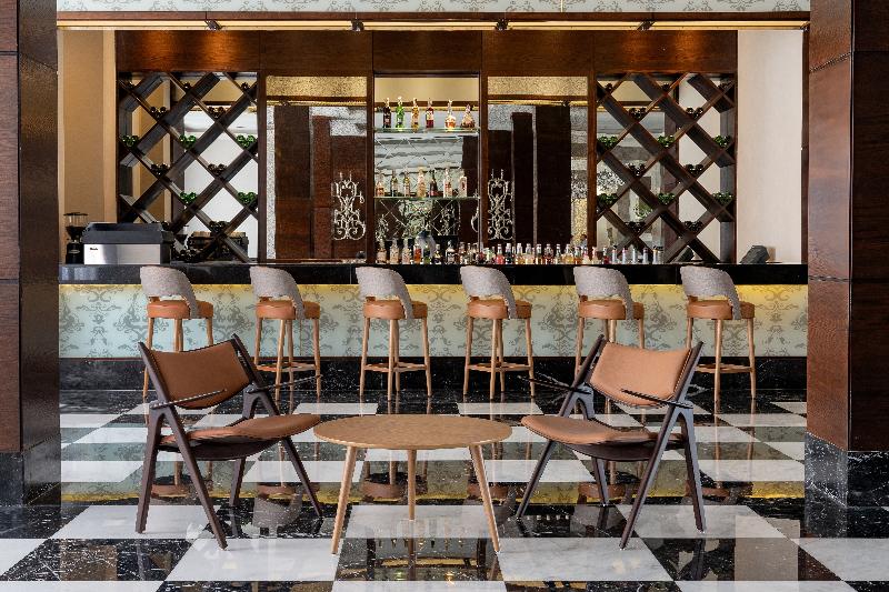 JAZ Elite Crystal, Almaza Bay - Bar