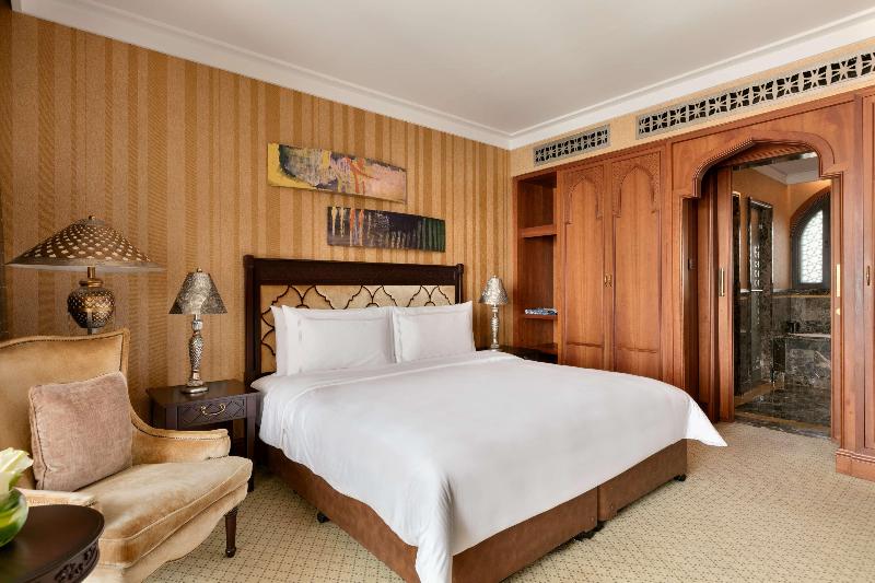 Shangri-La Qaryat Al Beri, Abu Dhabi - Oda