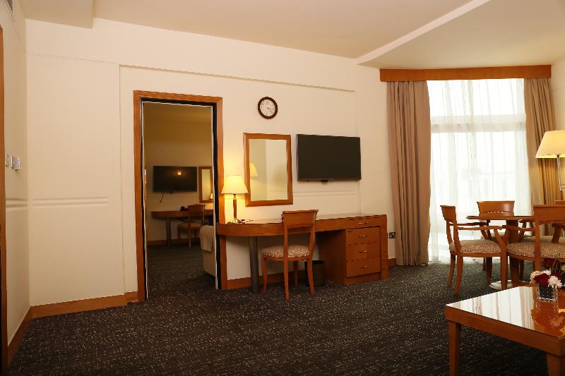 J5 Hotel Port Saeed (formerly Rihab Rotana) - Oda